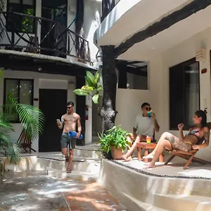 siesta-fiesta-hotel.allrivieramayahotels.com/